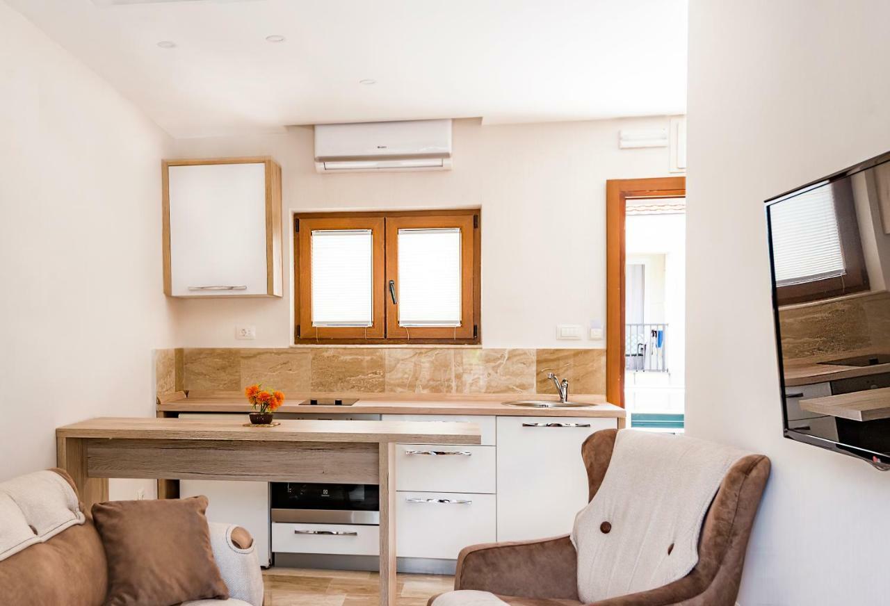 Waikiki Apartments Tivat Habitación foto
